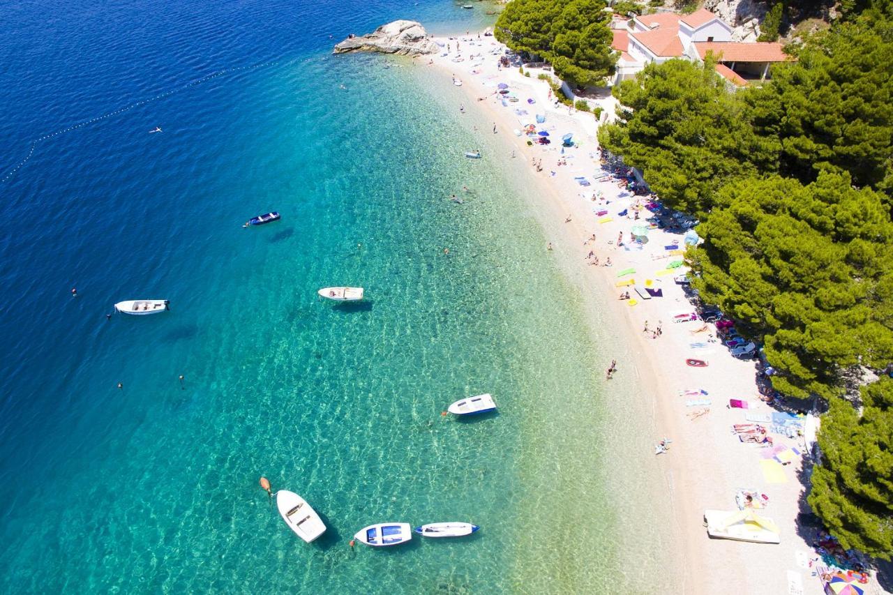Apartments By The Sea Brela, Makarska - 6688 Exterior photo