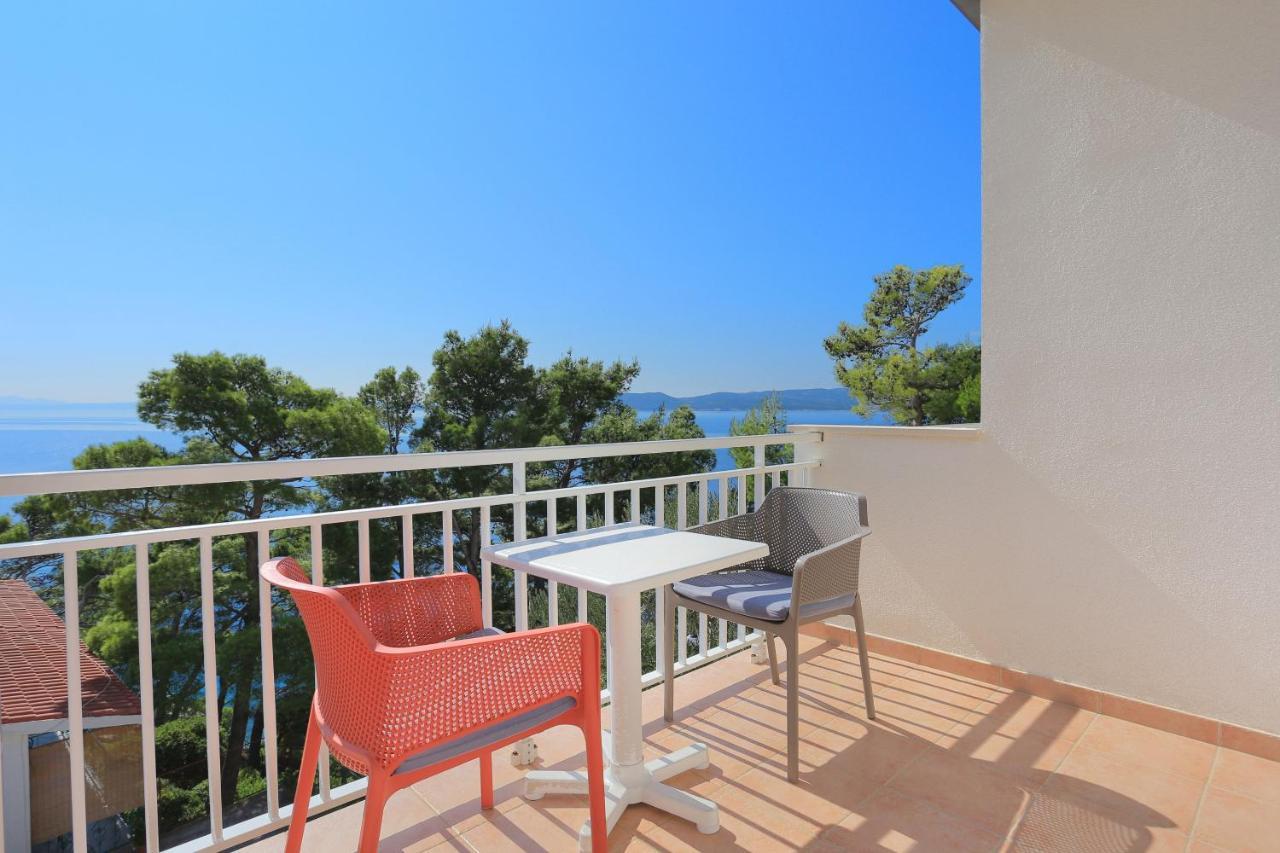 Apartments By The Sea Brela, Makarska - 6688 Exterior photo