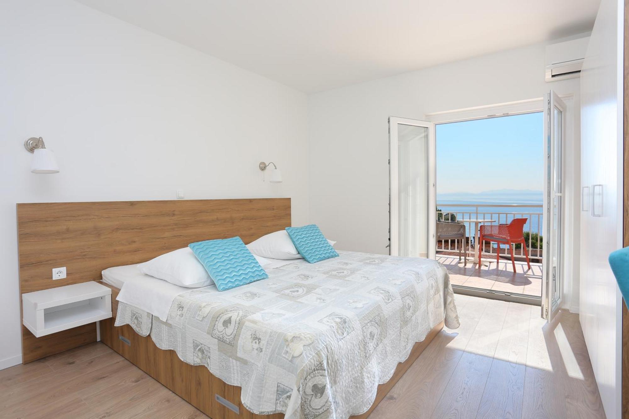 Apartments By The Sea Brela, Makarska - 6688 Room photo